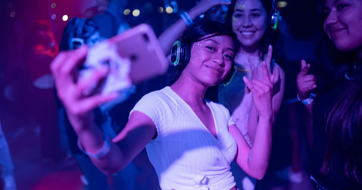 Csendes Társka Budapest | Silent Disco bérlés házibulikhoz